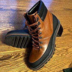 Bernardo water proof boot womens 6.5